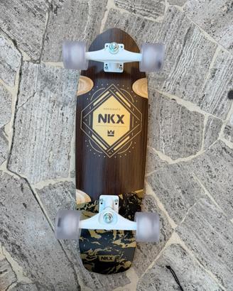 NKX Buzz Surfskate + Set Protezioni NKX Pro