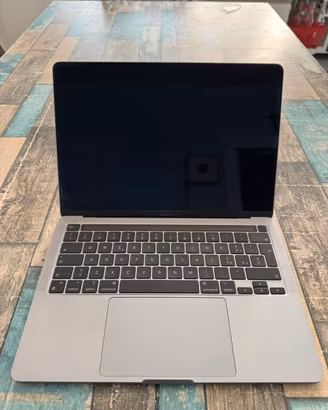 MacBook Pro 13 pollici con chip Apple Silicon M2
