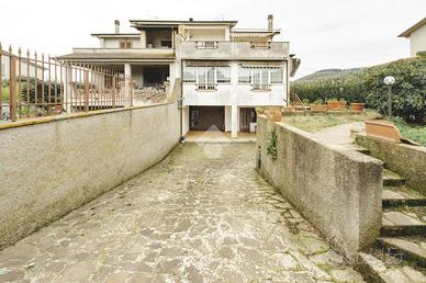 VILLA SINGOLA A TARQUINIA
