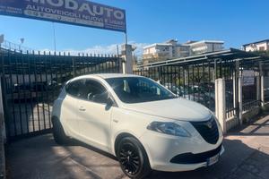 Lancia Ypsilon 1.2 69 CV 5 porte X NeoPatentati