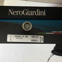 Stivali nerogiardini da donna in pelle