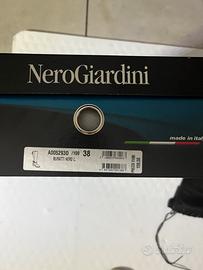 Stivali nerogiardini da donna in pelle