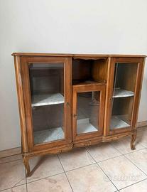 vetrinetta stile chippendale