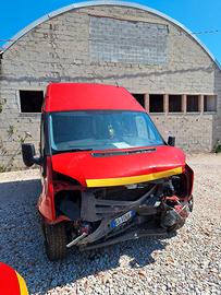 ford transit incidentato 