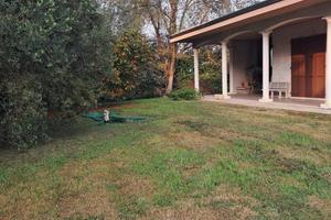 VILLA INDIPENDENTE PLURIFAMILIARE