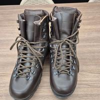 Scarponi da montagna E.I.