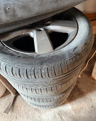 Cerchi in lega golf appena gommati