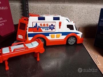 AMBULANZA CON LUCI E SUONI