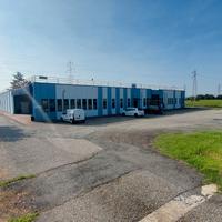 Magazzini, uffici, parcheggi diverse metrature