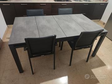 Tavolo e sedie Naterial da esterno 100x180/240 cm