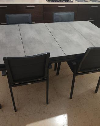 Tavolo e sedie Naterial da esterno 100x180/240 cm