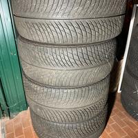 4 gomme michelin 295/35R21 265/40R21