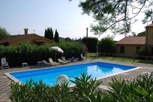 Vacanze con piscina e giardino