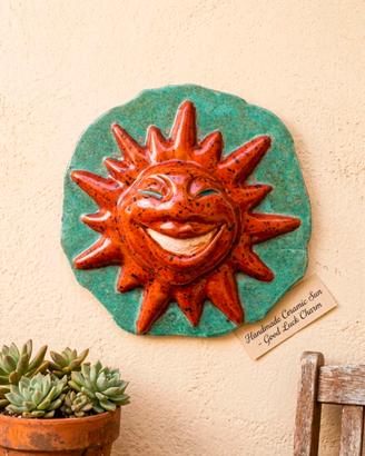 Sole Sorridente in Ceramica Smaltata