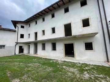 CASA IN LINEA PLURICAMERE AL GREZZO