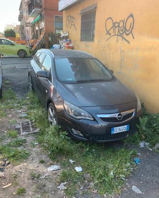 opel astra 2012