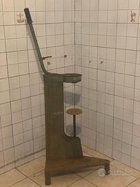 Tappatrice per sugheri