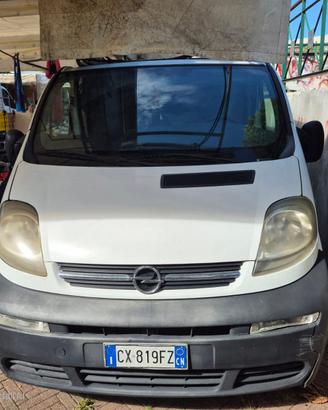 Furgone Opel Vivaro con tenda