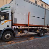 Autonegozio scarrabile per frutta e verdura