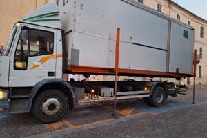 Autonegozio scarrabile per frutta e verdura