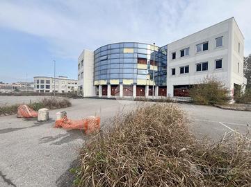 NEGOZIO A TORBOLE CASAGLIA