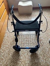 Deambulatore per anziani 4 ruote