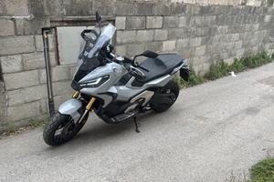 Honda xadv750