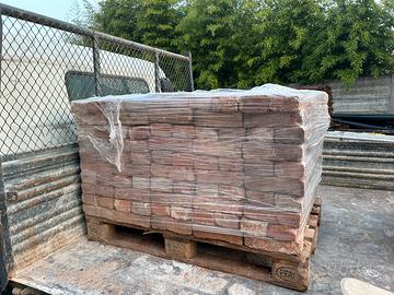 Mattoni provenienti da cascina demolita