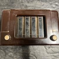 Vecchia radio phonola originale e funzionante