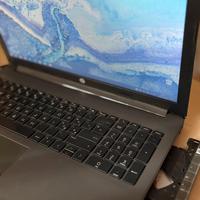HP 255 G7 Notebook PVC Nero Opaco | Radeon R3 | 8G