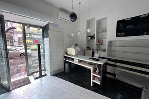 NEGOZIO A NAPOLI