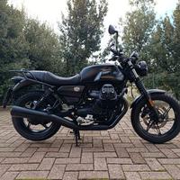 Moto Guzzi V7 Stone 850 