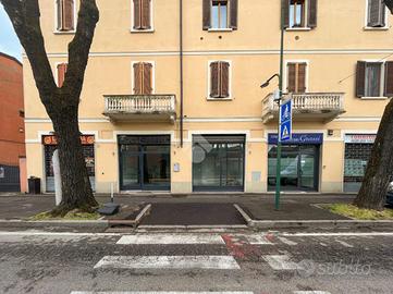NEGOZIO A CREMONA