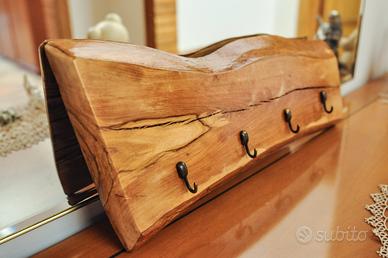 Portachiavi da parete in legno di ulivo artigianal