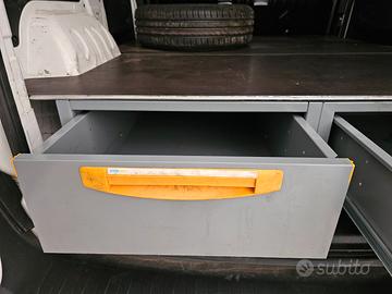 Struttura cassettoni e pianale per furgone
