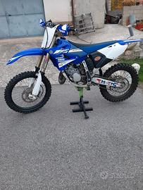 YZ 125 ore tot.44 da 1a accensione PERMUTE
