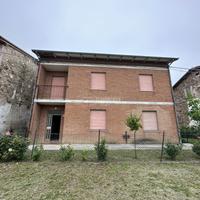 Villa Bifamiliare con Terreno e Autorimessa