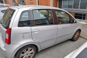 Unico proprietario, tenuta in box, revisionata