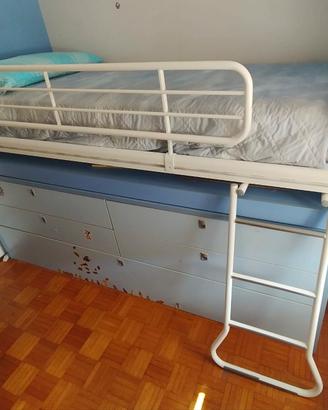  Letto rialzato con cassettiera e scrivania 
