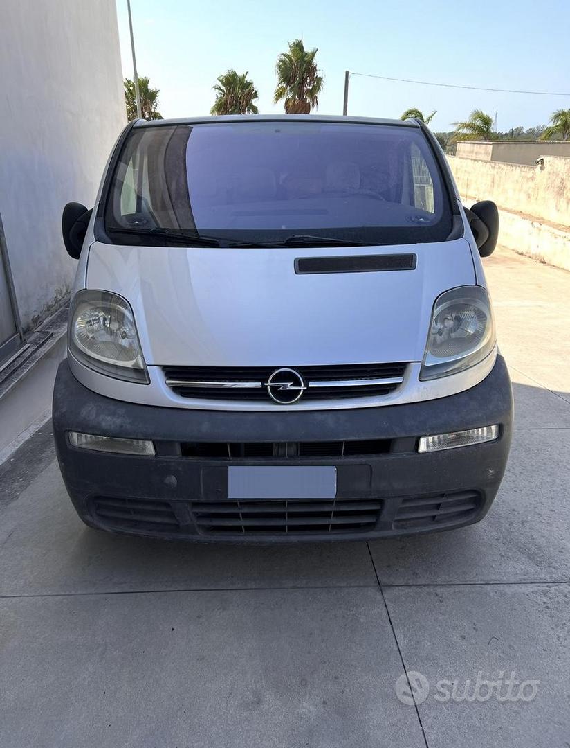 Opel Vivaro 2004 photo 2