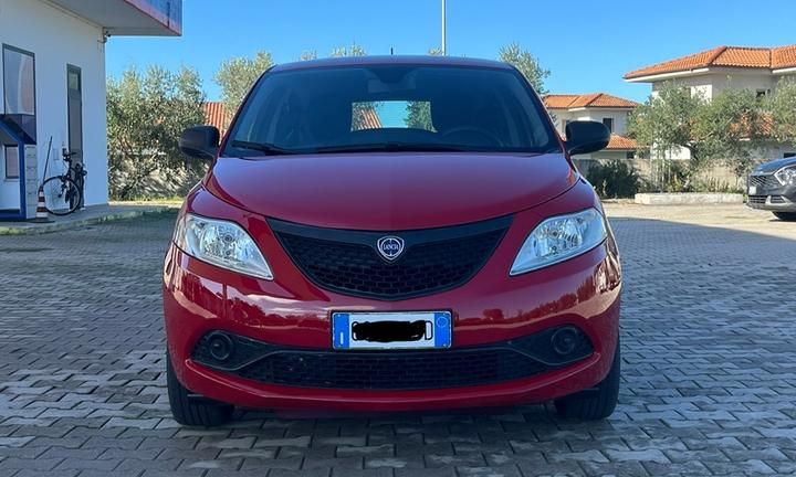 Lancia Ypsilon 1.0 FireFly Hybrid Ecochic Gold