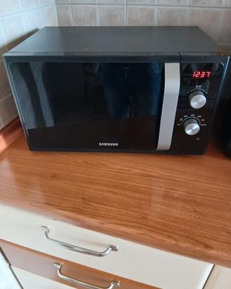 Forno microonde samsung .