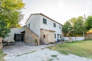 TRIFAMILIARE A RIMINI