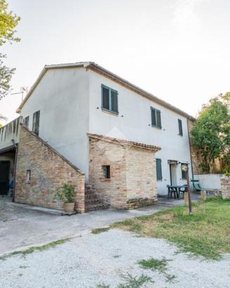 TRIFAMILIARE A RIMINI
