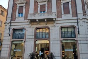 Immobile di 150 m² con 2 locali a Vercelli