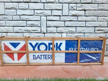 Insegna luminosa batterie York 