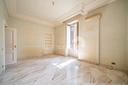 elegante-5-vani-167-mq-terrazzo-posto-auto