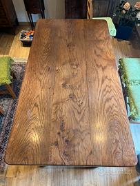 Tavolo pregiato in legno di Rovere