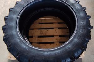 due gomme Kleber super 3 270/95 R32