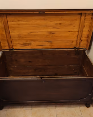 Cassapanca legno antica.